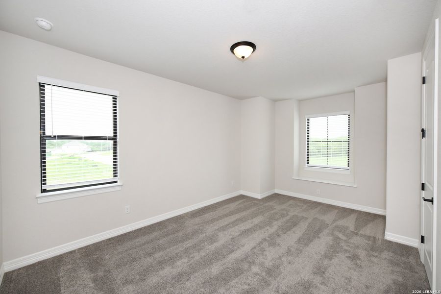 Spacious, unfurnished interior of a new home in Nolte Farms, Seguin (Image 17).