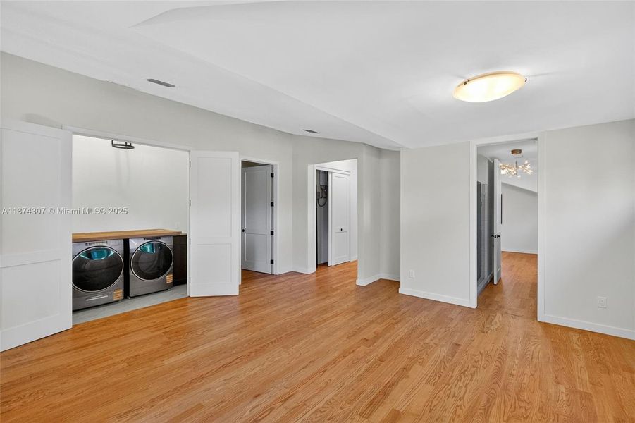 Spacious, unfurnished interior of a new home in , Miami (Image 35).