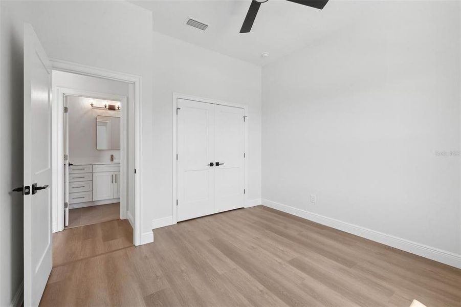 Spacious, unfurnished interior of a new home in , Tampa (Image 66).