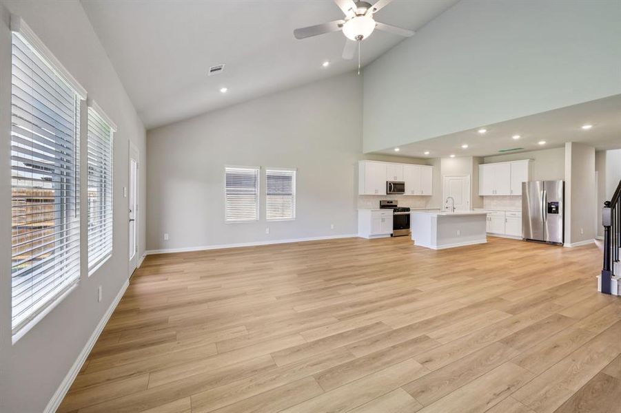 Photo is not of the actual home, but is an inspirational photo of builder’s model home and may depict options, furnishings, and/or decorator features that are not included. Photo is not of the actual home, but is an inspirational photo of builder’s model home and may depict options, furnishings, and/or decorator features that are not included.