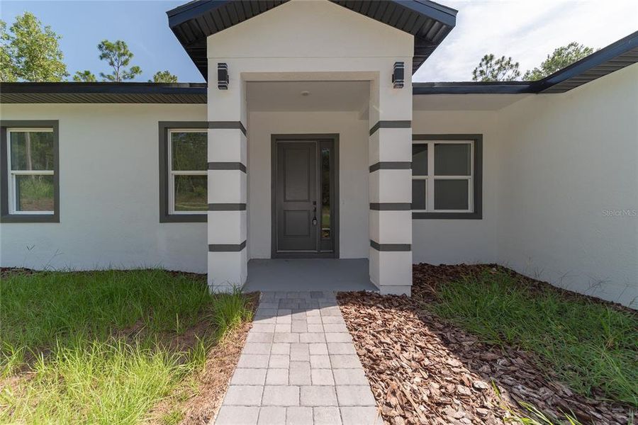 Exterior details and patio area of a home in , Dunnellon (Image 3). Exterior details and patio area of a home in , Dunnellon (Image 3).