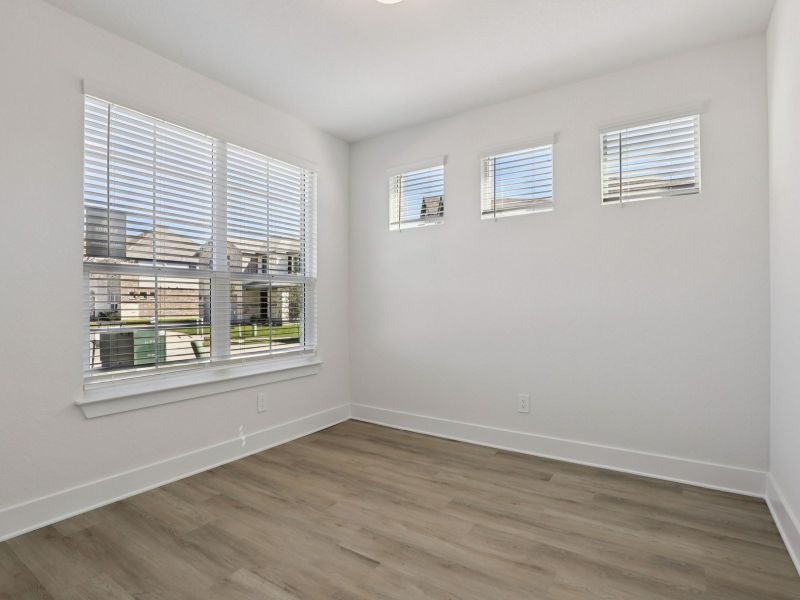 Spacious, unfurnished interior of a new home in Arcadia Ridge - Classic Series, San Antonio (Image 26).