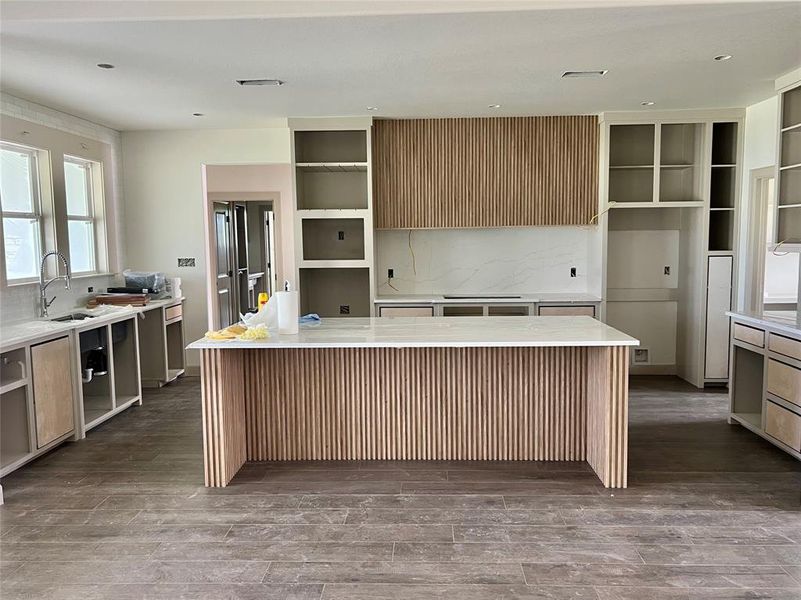 Spacious, unfurnished interior of a new home in , Angleton (Image 28).