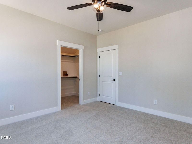 032-1280x960-bedroom