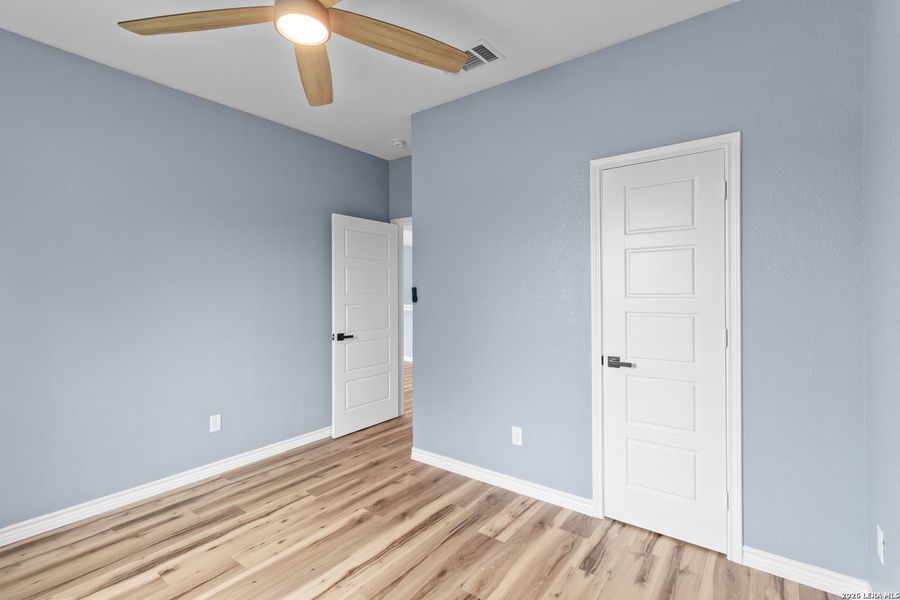 Spacious, unfurnished interior of a new home in , San Antonio (Image 11).