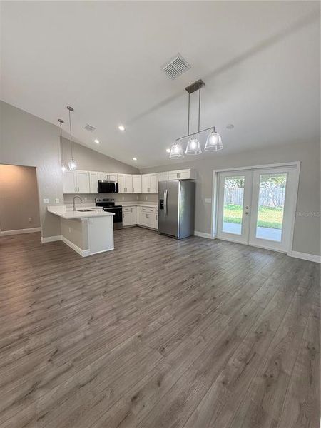 Spacious, unfurnished interior of a new home in , Ocala (Image 20).