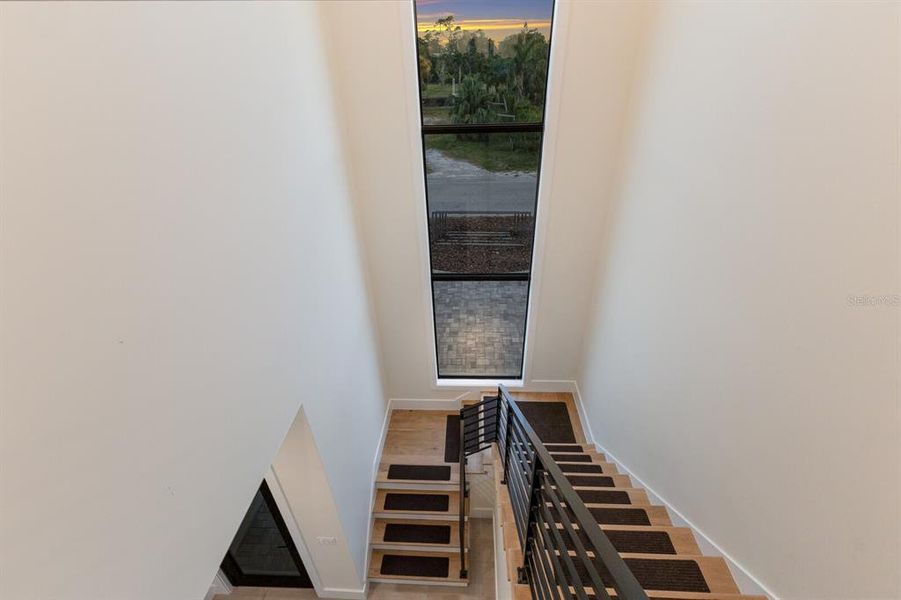 Spacious, unfurnished interior of a new home in , Longboat Key (Image 22).