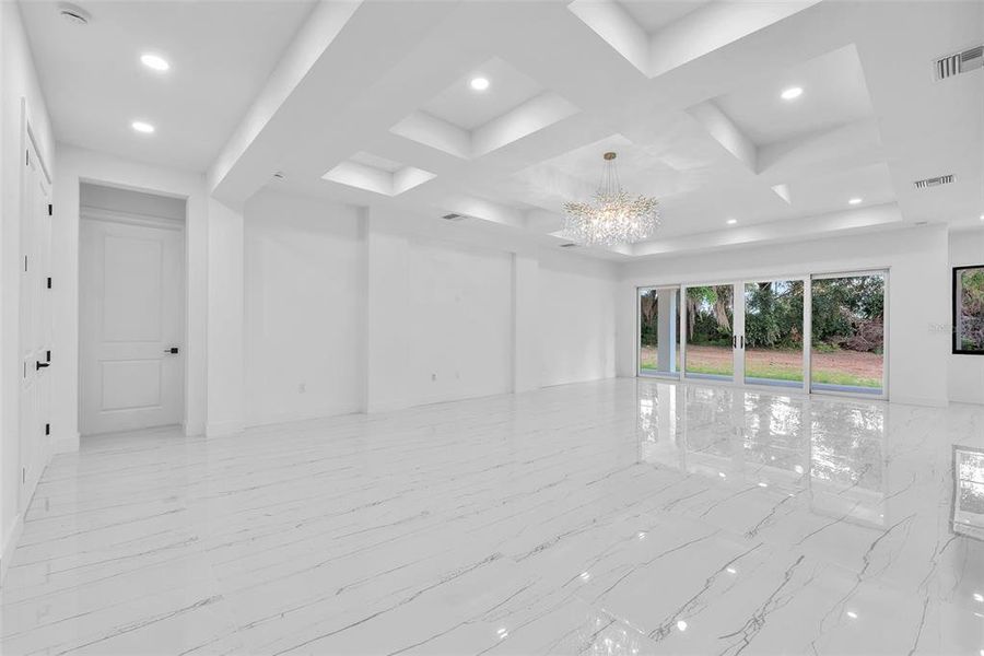 Spacious, unfurnished interior of a new home in , Thonotosassa (Image 22).