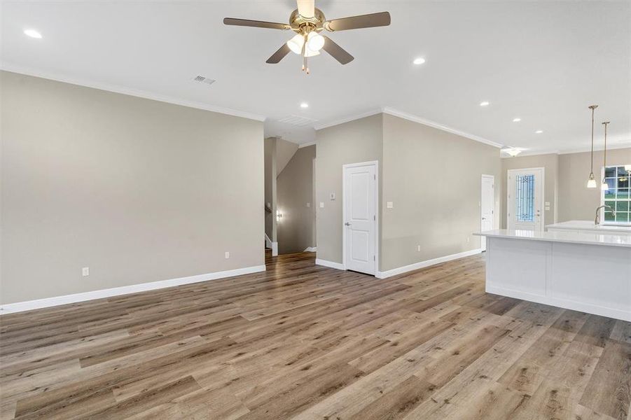 Spacious, unfurnished interior of a new home in , Granbury (Image 33).