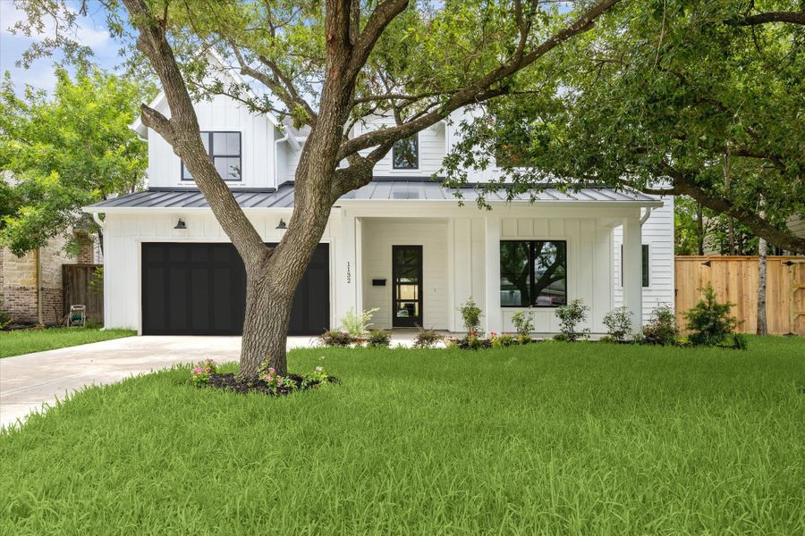 Front exterior of a new home in , Houston, TX, highlighting curb appeal (Image 11).
