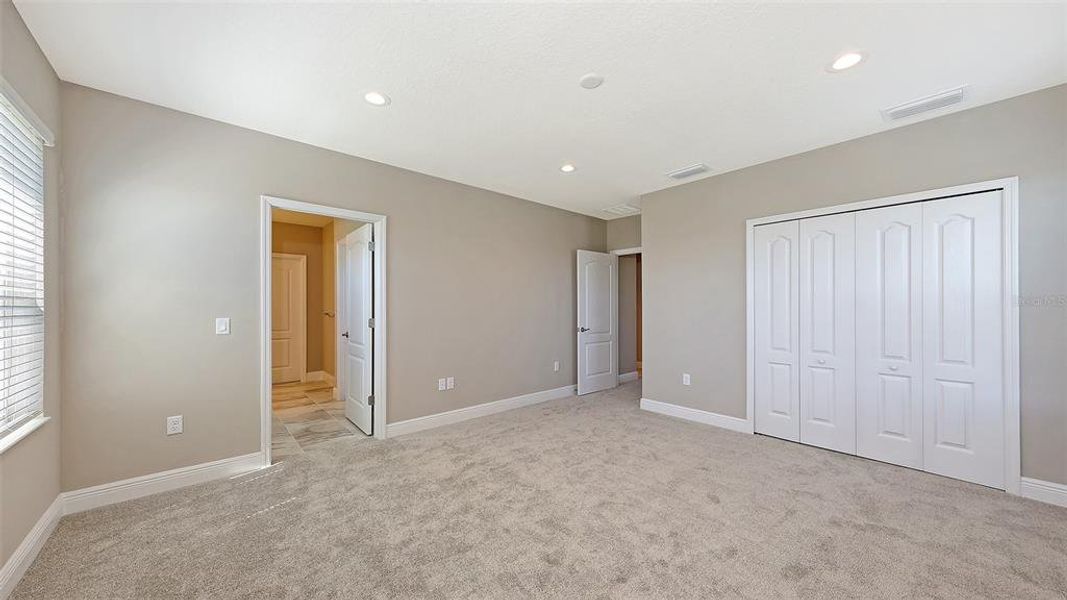 Spacious, unfurnished interior of a new home in Wildleaf, Parrish (Image 14).