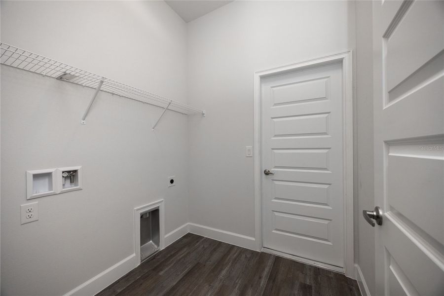 Spacious, unfurnished interior of a new home in Kirkland Farms, Alachua (Image 26).