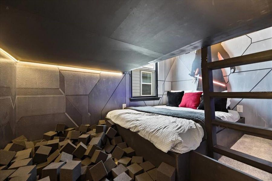 Image 39 of a home in .