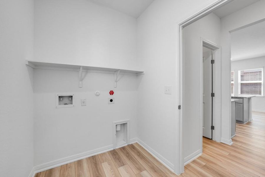 Spacious, unfurnished interior of a new home in Longview 40s, Del Valle (Image 18). Spacious, unfurnished interior of a new home in Longview 40s, Del Valle (Image 18).