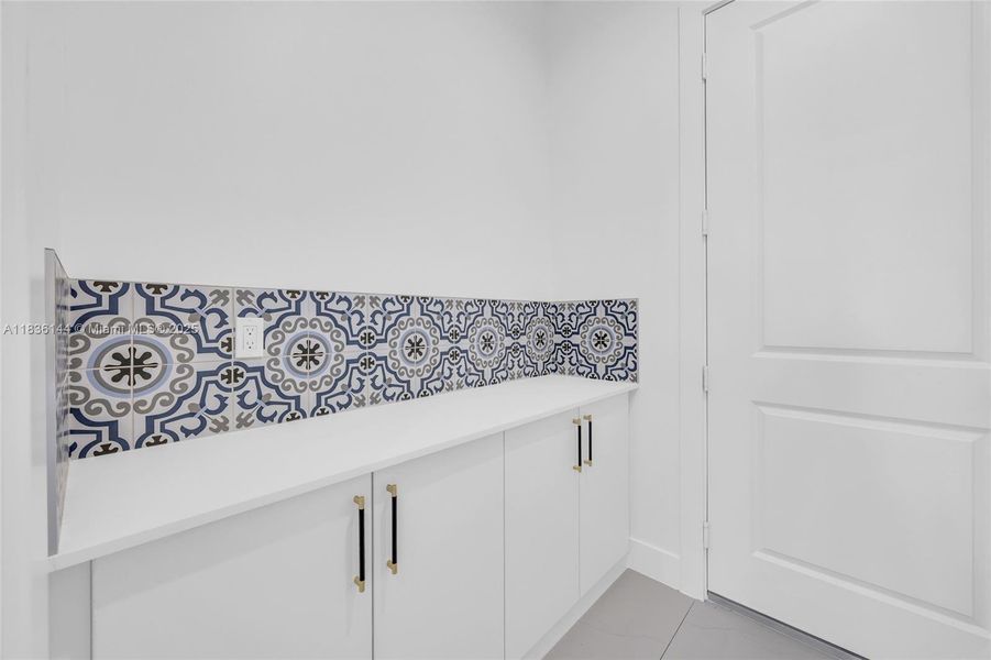 Furnished interior view inside a new home in , Port St. Lucie (Image 12).