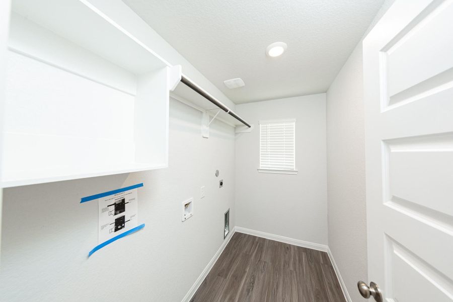 Spacious, unfurnished interior of a new home in River's Edge, Conroe (Image 15). Spacious, unfurnished interior of a new home in River's Edge, Conroe (Image 15).