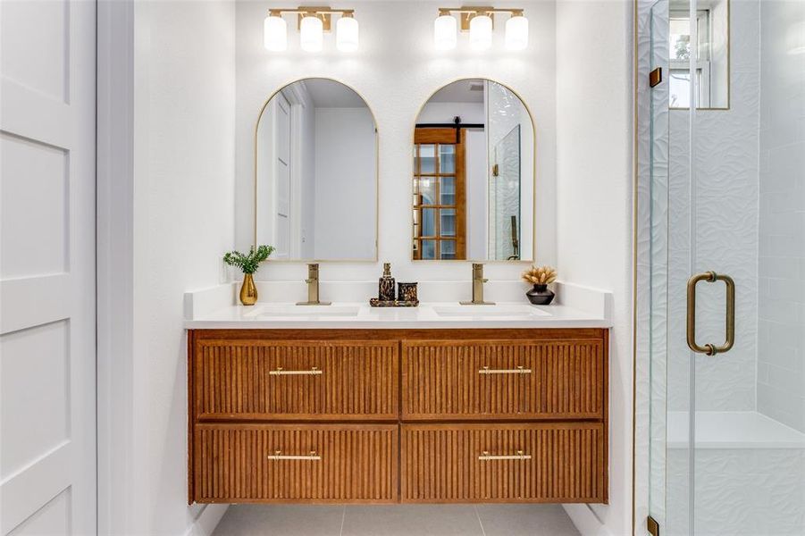Close-up of interior finishes inside a home in , Lake Worth (Image 8).
