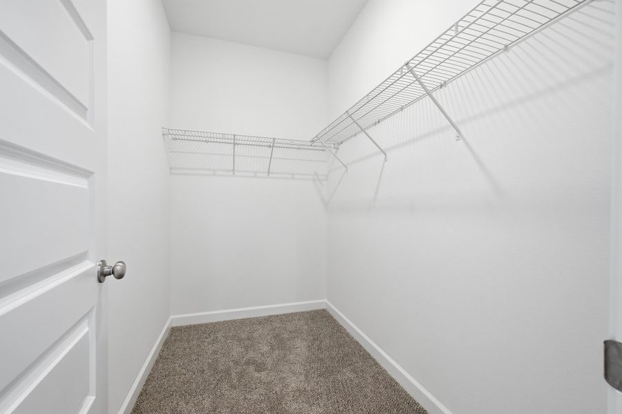 Spacious, unfurnished interior of a new home in McCarthy Estates, Defuniak Springs (Image 27).