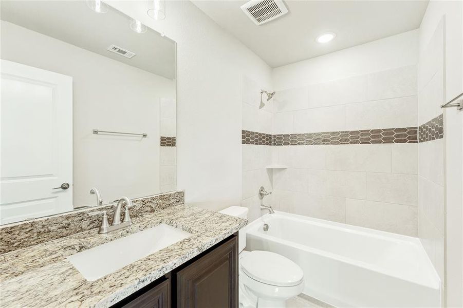 Furnished interior view inside a new home in Hampton Park, Glenn Heights (Image 8).