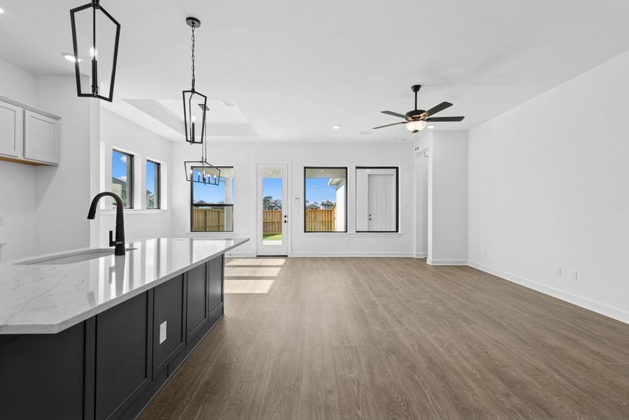 Spacious, unfurnished interior of a new home in Riceland - Enclave Row Collection, Mont Belvieu (Image 16).