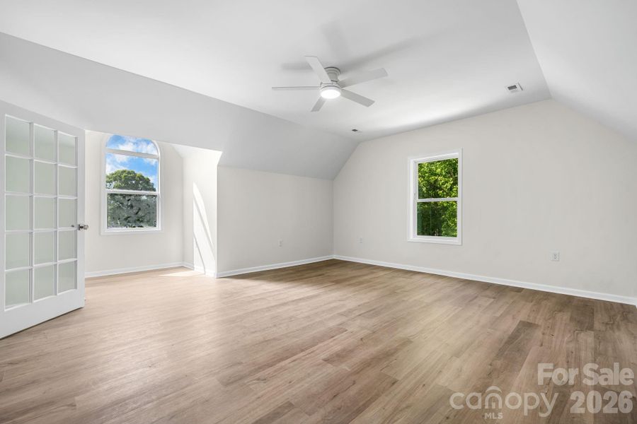 Spacious, unfurnished interior of a new home in , Granite Falls (Image 32).