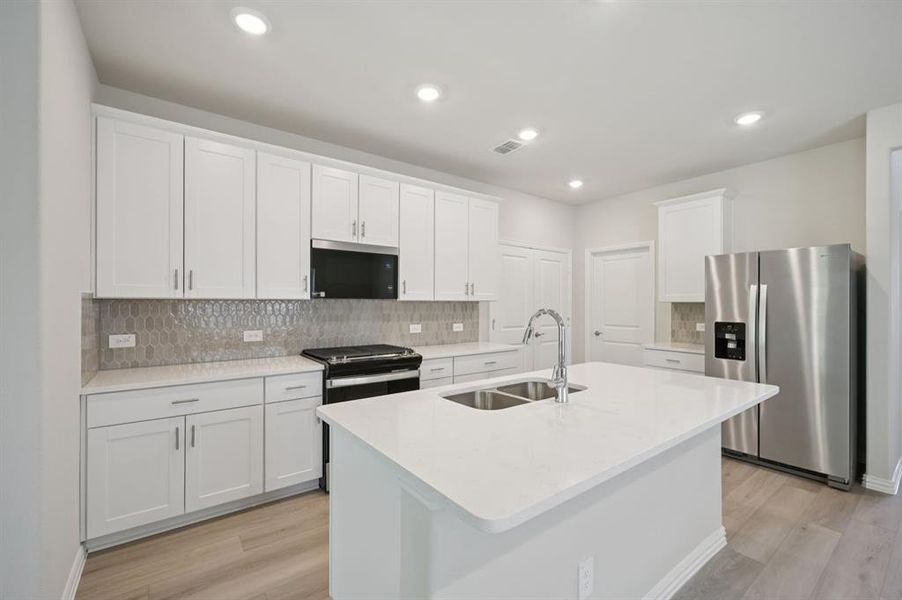 Photo is not of the actual home, but is an inspirational photo of builder’s model home and may depict options, furnishings, and/or decorator features that are not included. Photo is not of the actual home, but is an inspirational photo of builder’s model home and may depict options, furnishings, and/or decorator features that are not included.