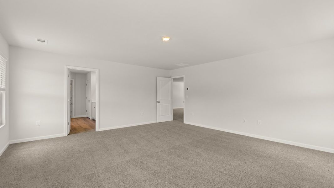 Representative unfurnished interior of a home built from the Mansfield by D.R. Horton in Grandview at Lanier, Dawsonville (Image 26).