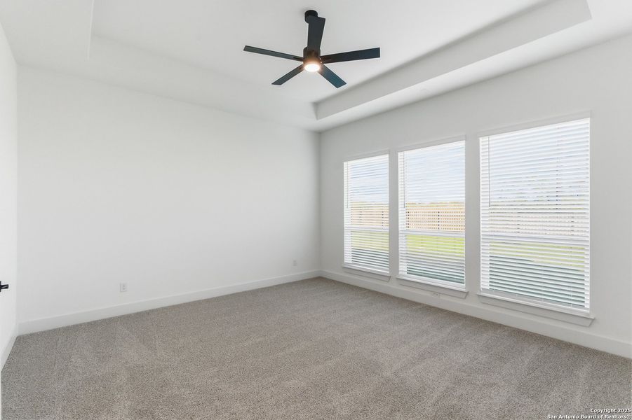Spacious, unfurnished interior of a new home in Sienna Lakes, San Antonio (Image 44).