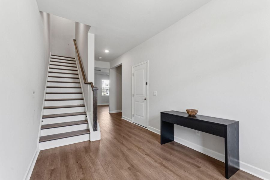 Spacious, unfurnished interior of a new home in , Summerville (Image 31).