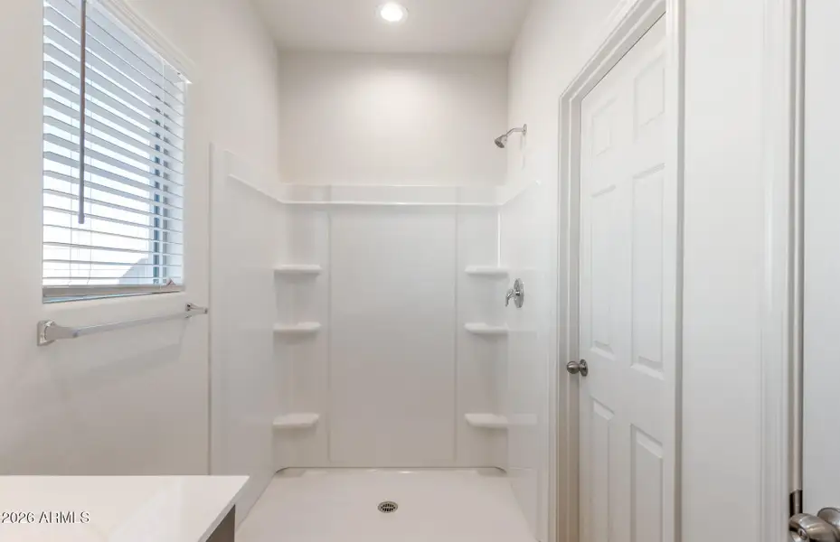 14 - Owner Shower 14 - Owner Shower