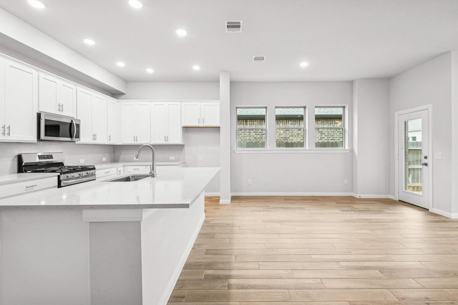 Furnished interior view inside a new home in Escondido 45’ Homesites, Magnolia (Image 12).