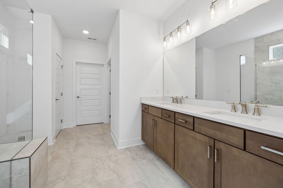 Furnished interior view inside a new home in Del Webb Barton Village, Lebanon (Image 12).