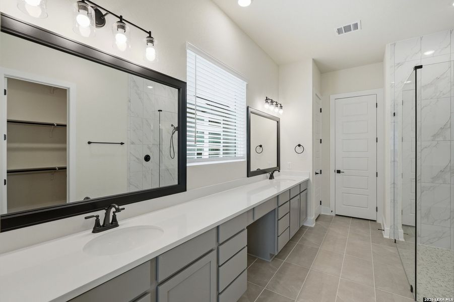 Furnished interior view inside a new home in , Boerne (Image 15).