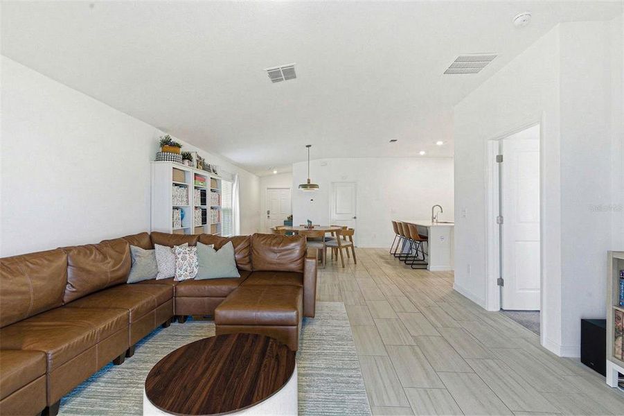 Furnished interior view inside a new home in North Park Isle, Plant City (Image 20).