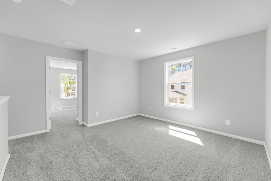 Spacious, unfurnished interior of a new home in Central Creek, Goose Creek (Image 22).