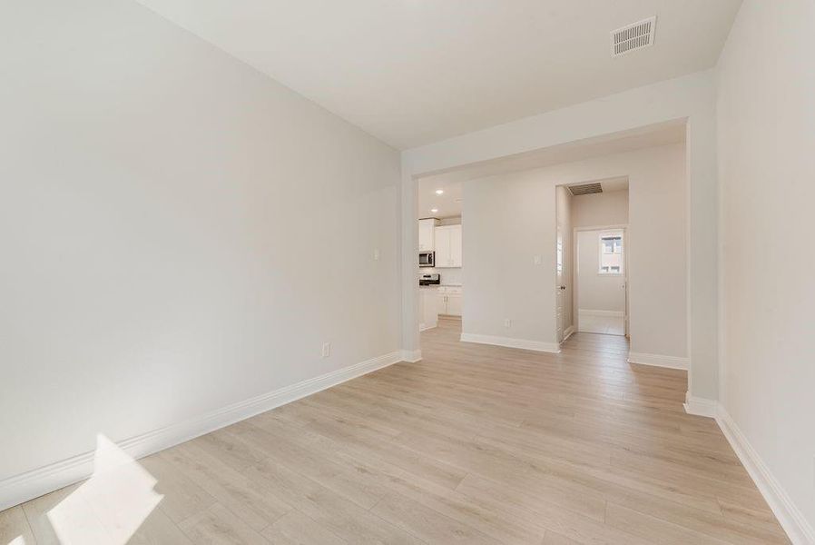 Spacious, unfurnished interior of a new home in Walden Pond, Forney (Image 19).