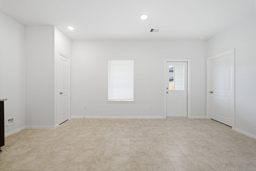 Spacious, unfurnished interior of a new home in Hayden Estates, Buckeye (Image 15).