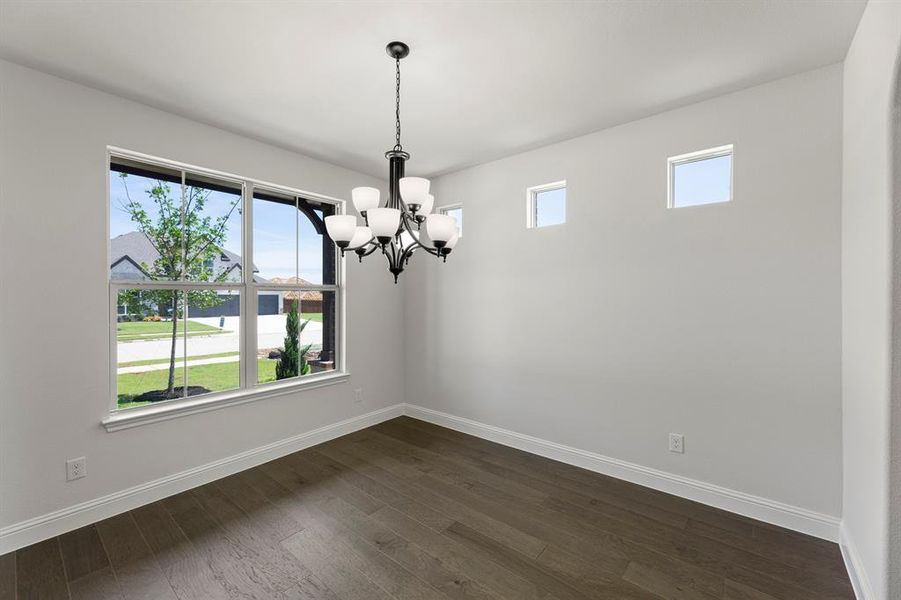 6_07. 505 Alto - Dining