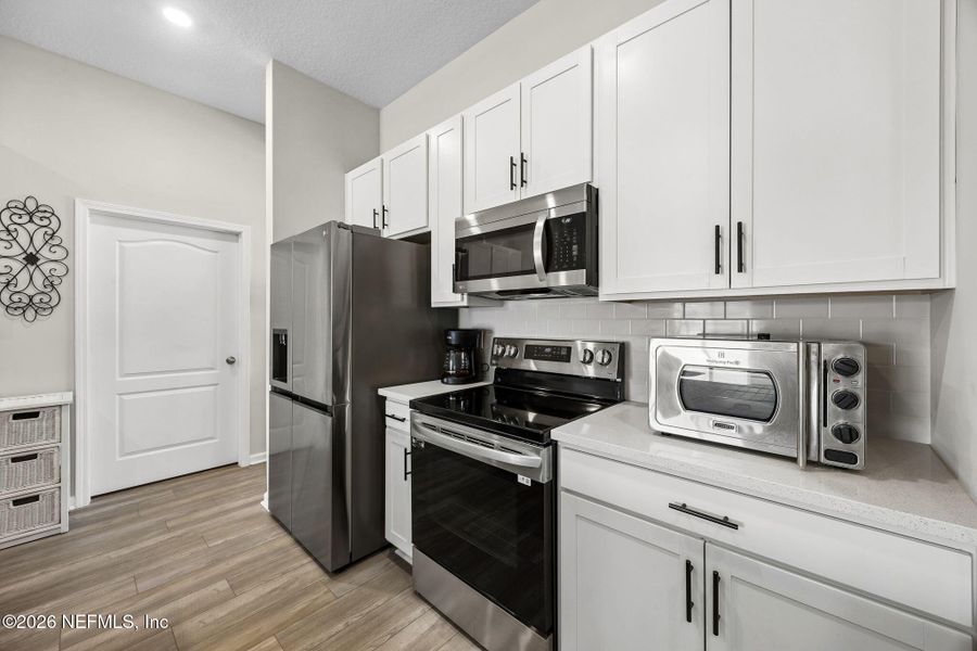 Furnished interior view inside a new home in , Yulee (Image 37). Furnished interior view inside a new home in , Yulee (Image 37).