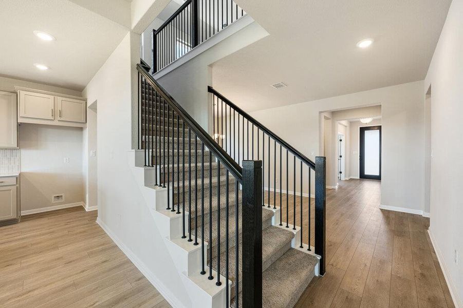 Spacious, unfurnished interior of a new home in Willow Springs, Buda (Image 29).