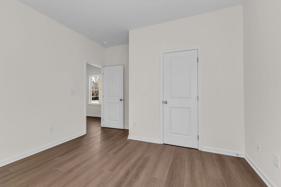 Spacious, unfurnished interior of a new home in Hampshire Hills, Columbia (Image 27).