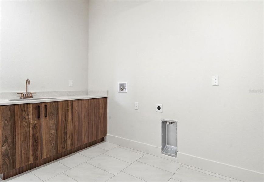 Spacious, unfurnished interior of a new home in , Orlando (Image 21).