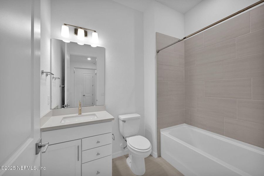 Furnished interior view inside a new home in Del Webb Nocatee, Ponte Vedra (Image 17).