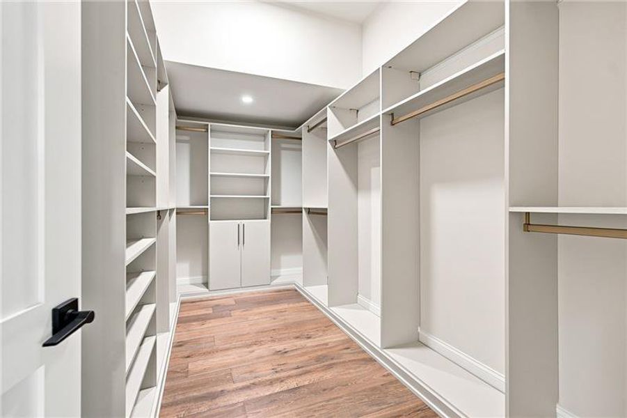 Spacious, unfurnished interior of a new home in , Milton (Image 48).