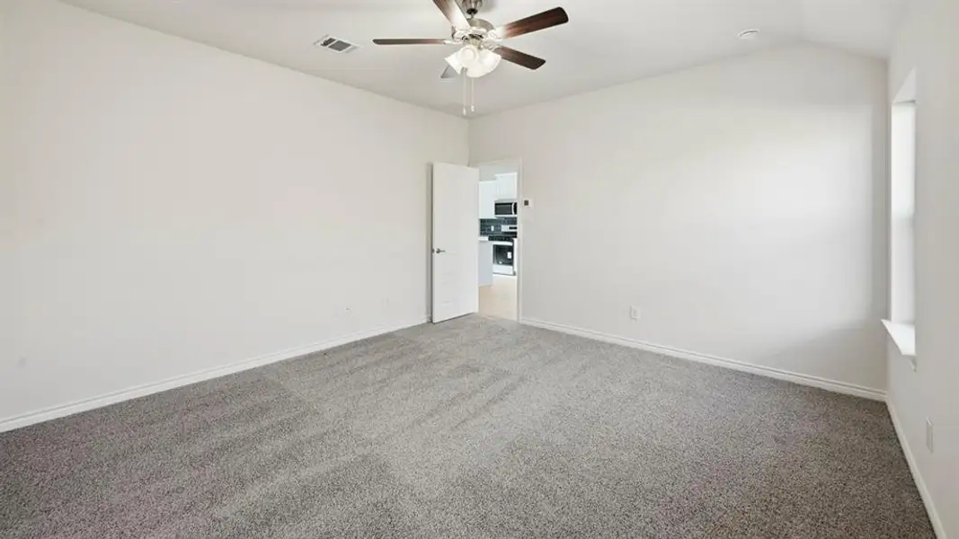 Spacious, unfurnished interior of a new home in Winchester Crossing, Princeton (Image 14).