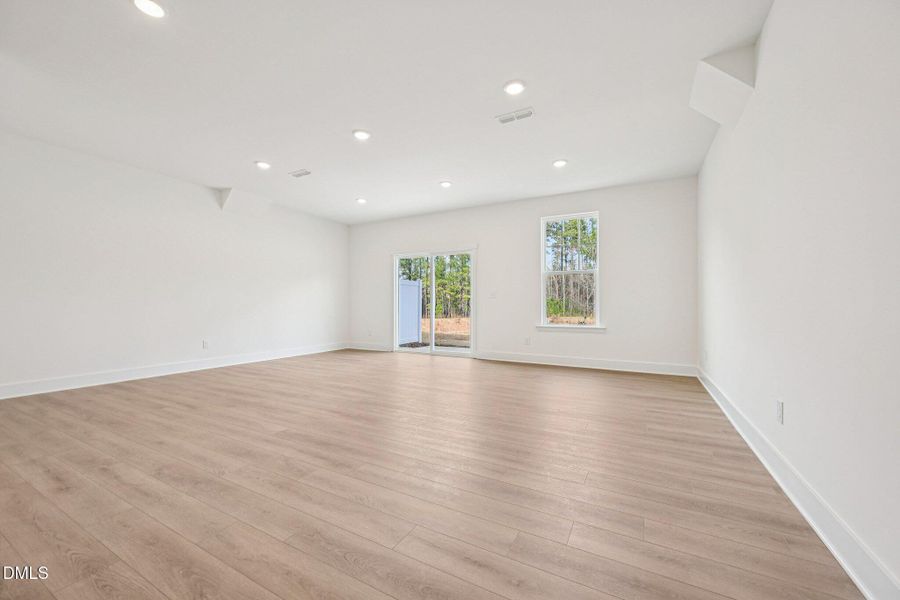 10-web-or-mls-Dunzo Dr-S1203-010