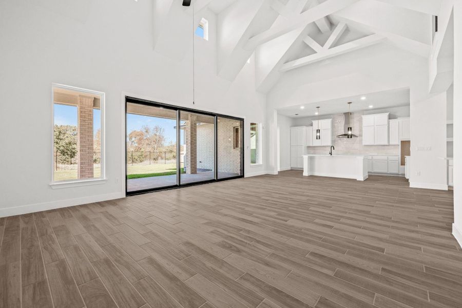 Spacious, unfurnished interior of a new home in Santa Rita Ranch, Liberty Hill (Image 31).