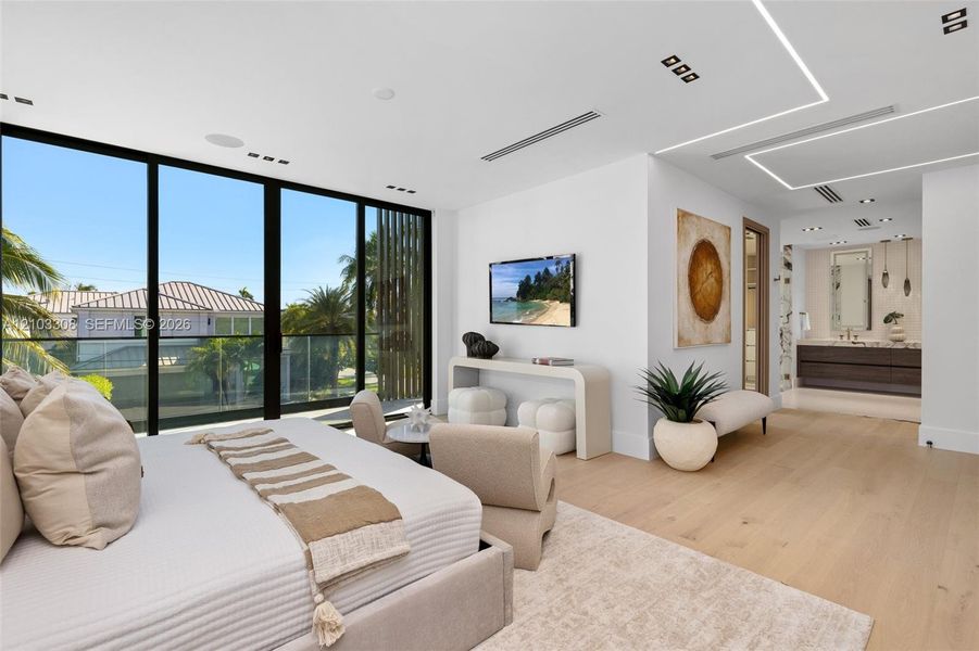Furnished interior view inside a new home in , Fort Lauderdale (Image 18). Furnished interior view inside a new home in , Fort Lauderdale (Image 18).