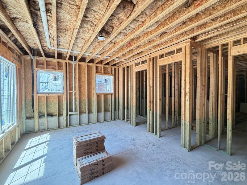 Optional bedroom with full bath and closet.