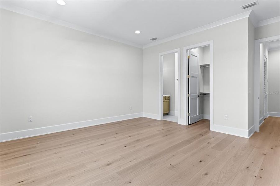 Spacious, unfurnished interior of a new home in , Tampa (Image 48).